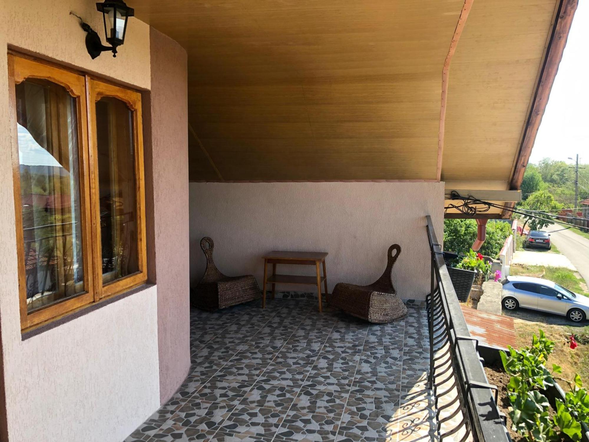 La Conac Complex Deluxe Targu-Jiu Bed & Breakfast Targu Jiu Bagian luar foto
